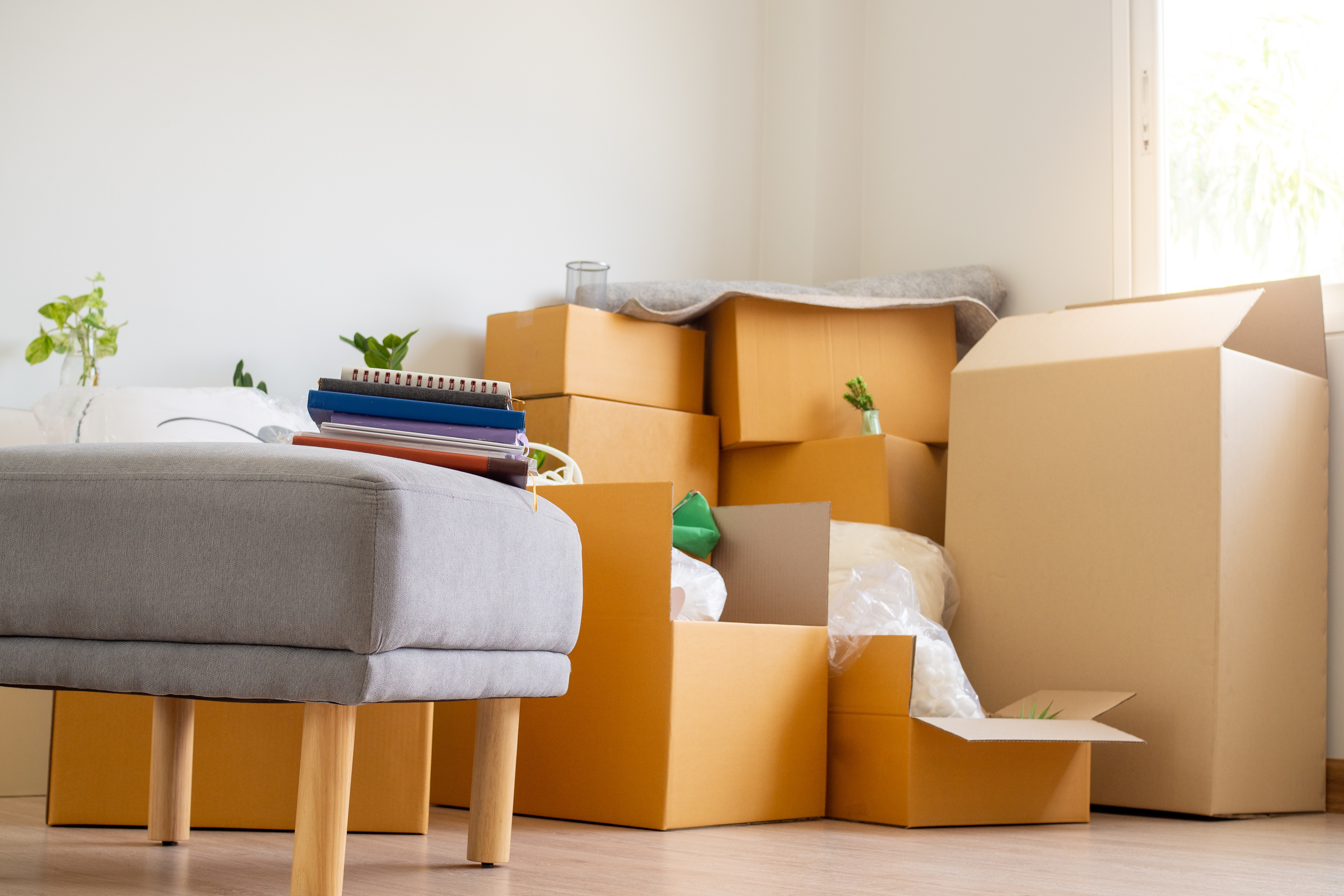 This WarwickSU guide helps students move out of rental accommodation and recover their deposits. It advises on cleaning, following check-out procedures, documenting property conditions, and handling disputes. Students can access a detailed cleaning checklist and seek further assistance from the SU Advice Centre.